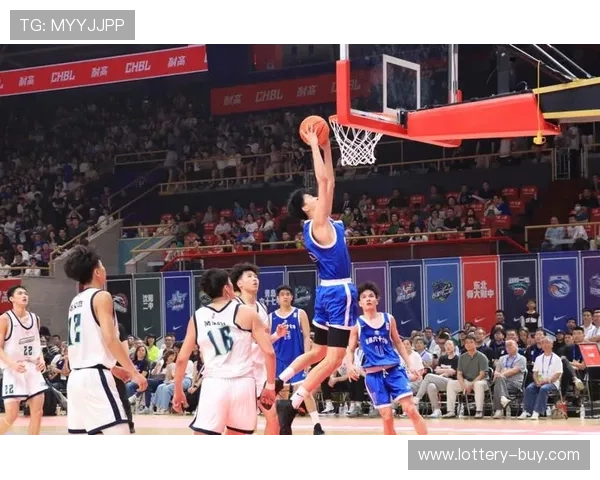 奥运会篮球总决赛激战正酣 谁将书写新的历史篇章